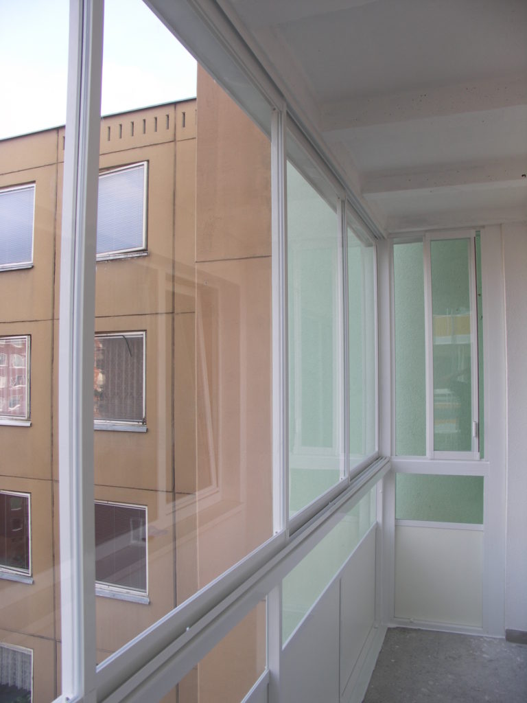 Hliníkové zábradlí na balkonu