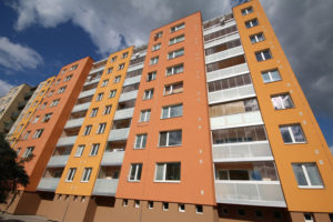 Brno - Bořetická, zasklení systémem AluVista+hliníkové zábradlí