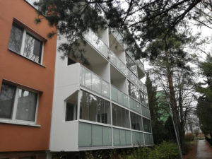 CABAL bezrámové zasklení AluFlexi