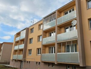 CABAL Moravia s.r.o. zábradlí+zasklení lodžie